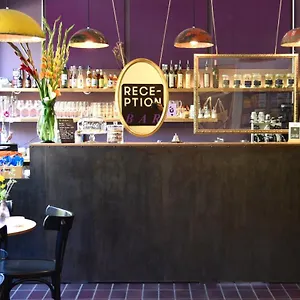 Hostal 77 